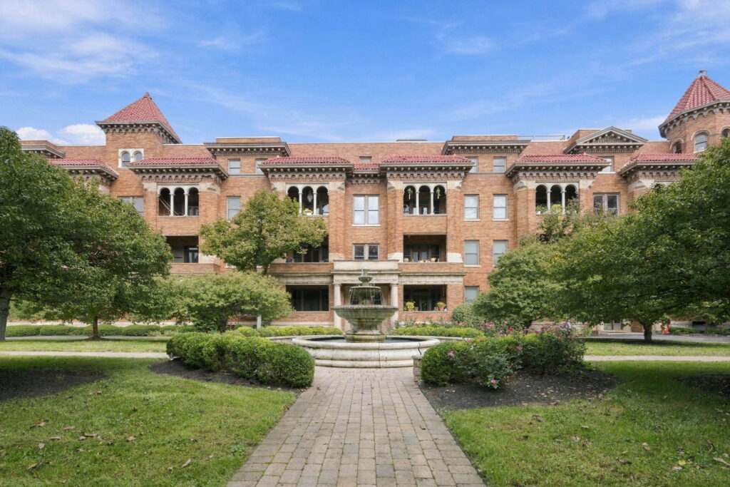 Coming Soon! 2356 Park Ave #43